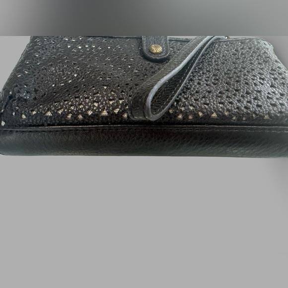 The Sak Iris Large Black Leather Smartphone Crossbody - Picture 4 of 12